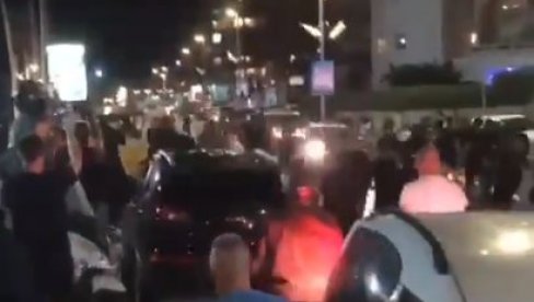 BRUTALNO NASILJE U TEL AVIVU: Rulja izvukla vozača iz vozila i prebila ga