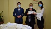 MEDICINARE „OBUKLA“ GRADSKA UPRAVA: Nove uniforme za zaposlene u Domu zdravlja u Kikindi