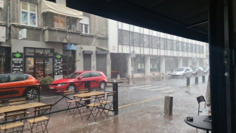 BIĆE GRADA, MRAZA, ČAK I SNEGA: Stiglo zahlađenje - ovi delovi Srbije biće na udaru nevremena