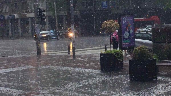 ПОТОП ЗА ВИКЕНД: У Србији пало кише колико у просеку падне за два месеца