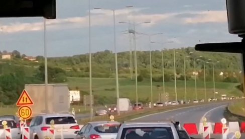 GUŽVE ZBOG RADOVA, A MAJSTORA - NIGDE: Treći dan kolone na auto-putu, kod Bubanj Potoka haos (VIDEO)