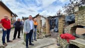 У МУЦИ НИСУ САМИ: Зрењанин обезбедио грађевински материјал за породицу којој је кућа изгорела у пожару (ФОТО)