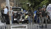 ZASTRAŠUJUĆI SNIMAK IZ JERUSALIMA: Automobilom pokušao da probije kontrolni punkt, sedam policajaca povređeno (VIDEO)