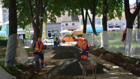 RADOVI U PONOM JEKU: Rekonstrukcija ulica i trotoara u Svilajncu