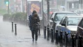 СРБИЈА И ДАЉЕ ПОД УТИЦАЈЕМ ВИСИНСКОГ ЦИКЛОНА: Метеоролог открива којих шест округа до краја дана очекују пљускови са грмљавином