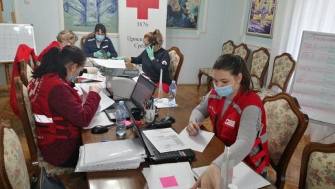 TELEFONOM DO SAVETA I POMOĆI: Akcija Crvenog krsta za stare i invalide