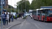 HAOS KOD PUPINOVOG MOSTA, NE POMAŽE NI POLICIJA: Kolone vozila danima mile duž Batajničkog druma, autobusi zaglavljeni među šleperima