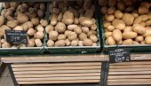EVO KAKO TRGOVCI ZARAĐUJU: Oprani krompir pet puta skuplji od neopranog! (FOTO)