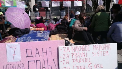 IMOVINU FUNKCIONERA PRETOČITI U NAKNADE: Problem žena sa troje i više dece ponovo aktuelan među crnogorskim poslanicima