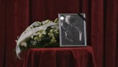ТУГА У ГРАДСКОЈ СКУПШТИНИ: Комеморација поводом смрти Марјановића, породица и пријатељи се опраштају од легенде (ФОТО/ВИДЕО)
