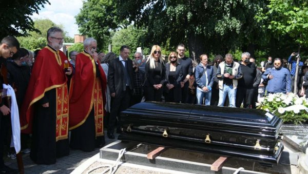 СУПРУГА НИЈЕ ДОШЛА НА САХРАНУ: Ђорђе Марјановић испраћен на вечни починак, последње збогом легенди
