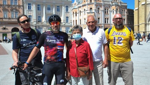 ВОЗИО ЗА ДВА ВРТИЋА: У Београд данас бициклом стиже хуманитарац Волфганго Пођи из Италије