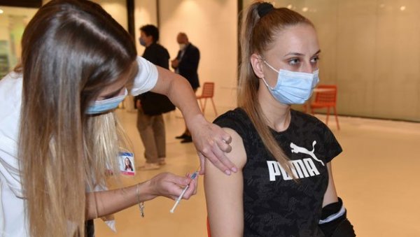 СРБИЈА ЈЕ СВЕ БЛИЖА КОЛЕКТИВНОМ ИМУНИТЕТУ: Све већи број градова у Србији прелази 50 одсто вакцинисаних