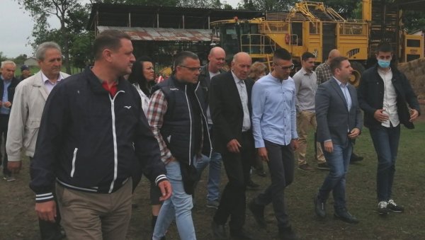 СТАТИ НА КРАЈ ЗЛОУПОТРЕБИ СУБВЕНЦИЈА: Министар Недимовић у контроли пољопривредних газдинстава