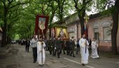 SVEČANA LITIJA PROŠLA I KROZ NAJLEPŠU ULICU: Kikinđani juče svečano proslavili gradsku slavu,  letnjeg Svetog Nikolu