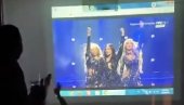 KNEZ ODUŠEVLJENO GLEDAO ĆERKU: Ponosni tata uživao dok su Hurricane oduvale finale Evrovizije (VIDEO)