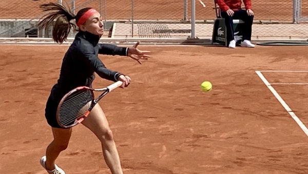 СРПСКО ЧУДО У РИМУ: Александра Крунић елиминисала тенисерку која је чак 418 места боље пласирана од ње - и то како!