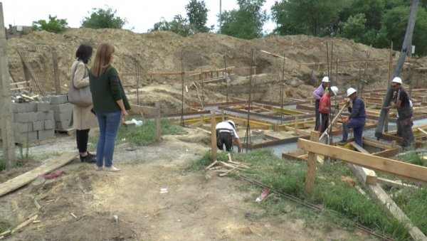 ДОМ ПОСЛЕ 25 ГОДИНА: Изградња 14 станова за породице присиљене на егзодус из Хрватске и БиХ