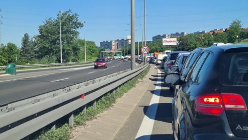 IZMENE U SAOBRAĆAJU KROZ BEOGRAD: Radovi na auto-putu, izmena režima saobraćaja kod petlji Lasta, Aerodrom i Vrčin