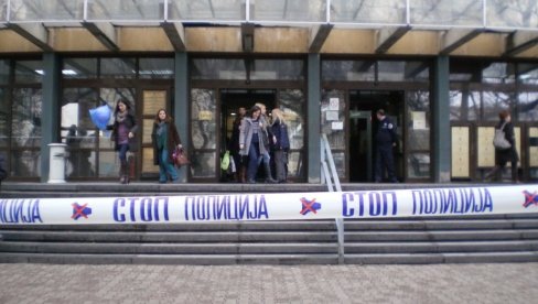 NEPOZNATI MUŠKARAC REKAO DA JE POSTAVLJENA BOMBA: Ponovo evakuisana zgrada pravosudnih organa u Novom Sadu