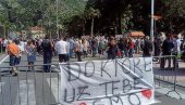 БЛОКАДА МАГИСТРАЛЕ: Бокељи протестовали због смене доктора Влада Поповића