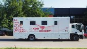 TRANSFUZIOMOBIL U CENTRU GRADA: U Novom Sadu vanredna akcija prikupljanja krvi zbog smanjenih zaliha