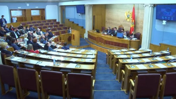 НЕ ПОСТОЈЕ ДОКАЗИ О МАСОВНОЈ ГРОБНИЦИ: Вицепремијер Дритан Абазовић одговарао посланицима у црногорском парламенту