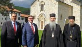 TEODOSIJE PRIMIO PALMERA U POSETU: Upoznao izaslanika SAD o problemima sa kojima se Srbi suočavaju