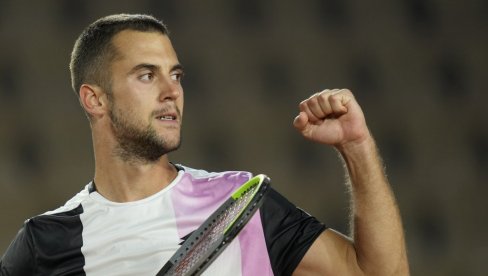 ĐERE U ČETVRTFINALU NUR-SULTANA: Srpski teniser posle velike borbe savladao Italijana