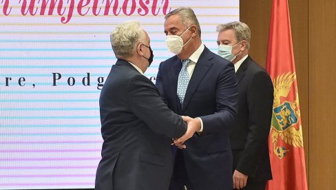NOVI PAKT U CRNOJ GORI: Milov DPS dolazi da pomogne Krivokapiću da smeni ministra Leposavića!