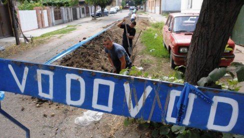 MENJAJU STARE AZBESTNE CEVI: Rekonstrukcija vodovodne mreže u Bihaćkoj ulici u Vršcu