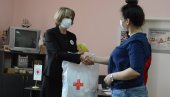ДА НАС БУДЕ ВИШЕ: Краљевачки Црвени крст поделио пакете за новорођене бебе