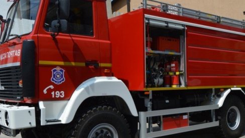 ЗАПАЛИО СЕ КАМИОН: Ватрогасци брзо угасили пожар