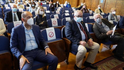 POBEDA NAD KORONOM JE PRILIČNO DALEKO: U Srpskoj akademiji nauka i umetnosti održan skup o kovid-infekciji