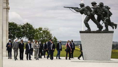 РУСИЈА ДОБРОДОШЛА АЛИ БЕЗ ШЕФА КРЕМЉА: Французи позвали Москву да учествује у обележавању 80 година искрцавања у Нормандији