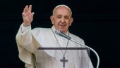 BESKUĆNIK KOJI DELI MILOSTINJU DOBIO NAGRADU: Papa obeležio 86. rođendan tako što je nagradio tri osobe uključene u humanitarni rad
