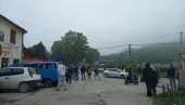 JUTROS NAPETO U ČAČKU: Nakon eksplozije, policija šalje radnike kućama (FOTO)