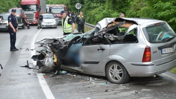 ПОГИНУО ВОЗАЧ: Саобраћајна несрећа на Ибарској магистрали