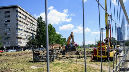 PAPIRI SU LEGALNI,  KOMŠILUK SE BUNI: Gradnja u Milutina Milankovića po zakonu, ali nehumana po okolinu