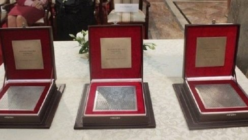 BEĆIR VUKOVIĆ NEPODOBAN ZA DPS I SDP? Nezadovoljni predsednikom žirija za Trinaestojulsku nagradu