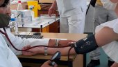 IMUNIZACIJA KOMŠIJA BEZ ČEKANJA: Tuzlaci vakcinisani u Banji Koviljači (FOTO)
