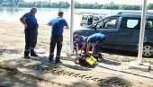 SLAVILI I LOMILI NA PLAŽI: Kraj osmog razreda maturanti u Sremskoj Mitrovici obeležili vandalizmom