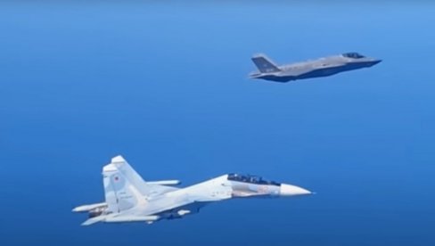 DRAMA IZNAD CRNOG MORA: Ruski suhoji oterali američke bombardere