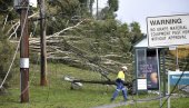 VELIKO NEVREME U MELBURNU: Vetar lomio drveće, nestala struja u 200.000 domova