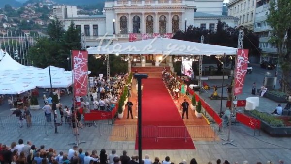 УЗБУДЉИВА И НЕОПИПЉИВА УМЕТНОСТ: На Сарајево филм фестивалу шест филмова о музици и поп култури