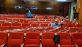 SLOŽNI SAMO OKO JUNAKA SA KOŠARA: Još jedno burno zasedanje lokalnog parlamenta u Surdulici ogolilo nepremostiv jaz