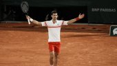 ĐOKOVIĆ IGRA TENIS SA DRUGE PLANETE: Fantastični Novak pobedio Nadala i boriće se za trofej na Rolan Garosu