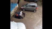 ZEMLJA PROGUTALA AUTOMOBIL: Neverovatan prizor iz Indije, auto nestao za par sekundi (VIDEO)