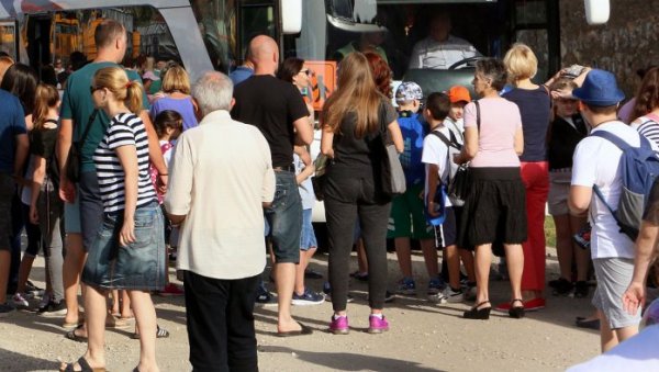 ЕКСКУРЗИЈА ОД ТРИ ДАНА 16.450 ДИНАРА: Многе школе се припремају за ђачка путовања од септембра, понуде туристичких агенција већ стигле