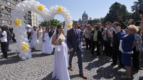SPREMNI I MLADENCI I SALE: Beogradski ugostitelji u pripravnosti, čekaju maturante, svatove i njihove goste